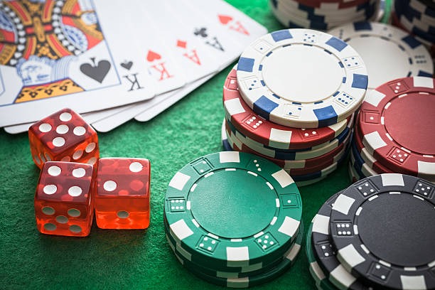 Domino QQ table interface at macanhoki789 with tile layout and player positions
